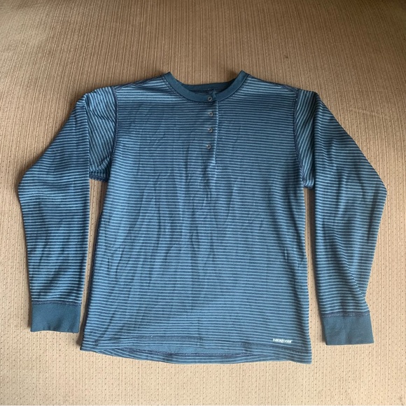 Patagonia Capilene Henley. Medium - Picture 1 of 3